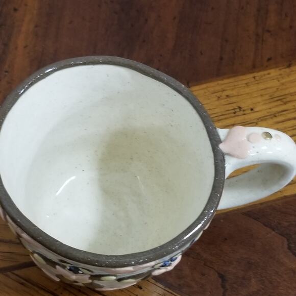 Signed coffee mug pottery/clay teddy bears and hearts Signed - Picture 5 of 16